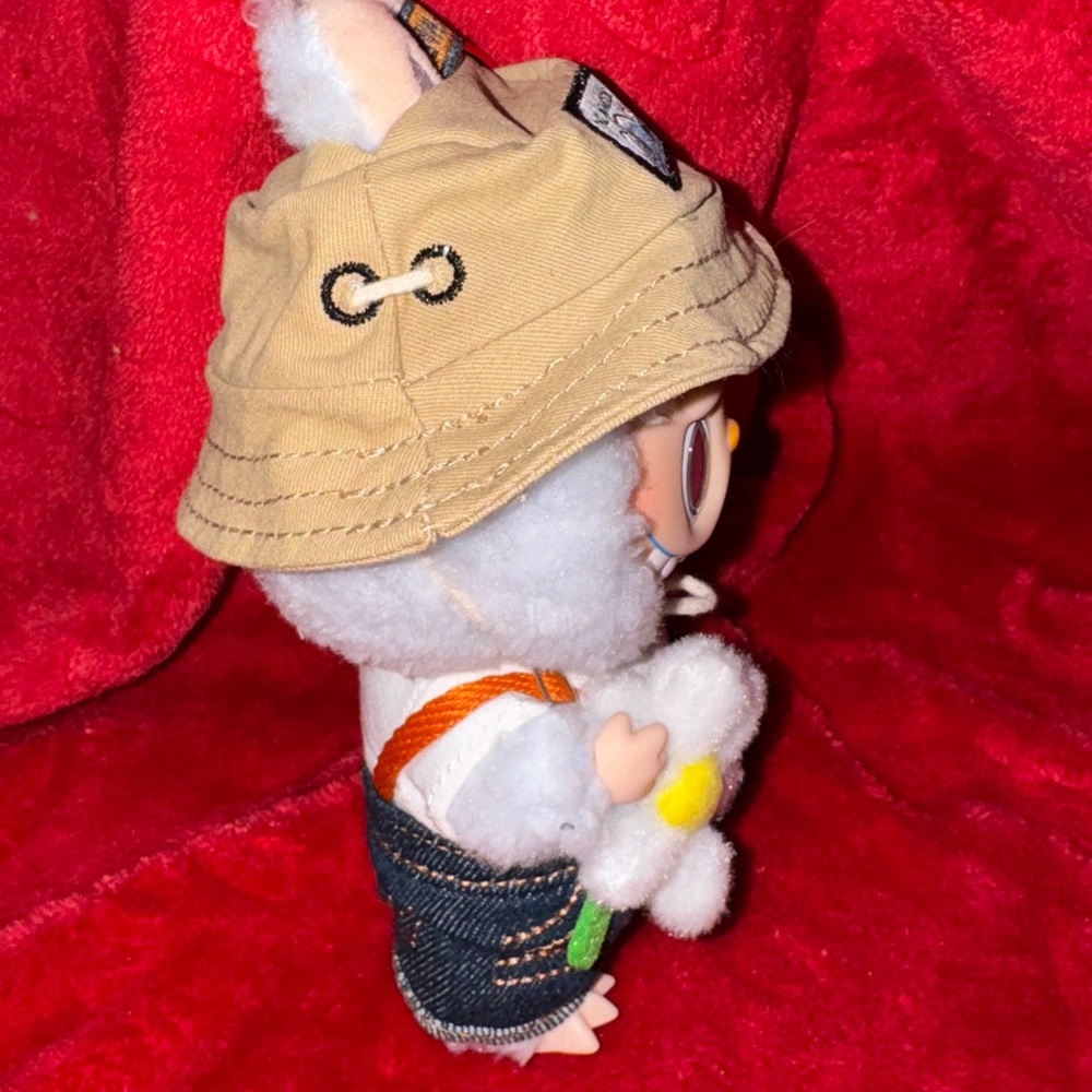 POP MART x Labubu THE MONSTERS - FALL IN WILD Plush Pendant - Picture 2 of 3